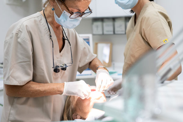odontologia conservadora en la clinica charo cuesta en bilbao