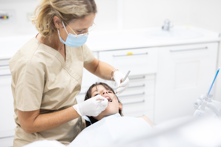 la clínica charo cuesta cuenta con un servicio de odontopediatría y servicio de PADI