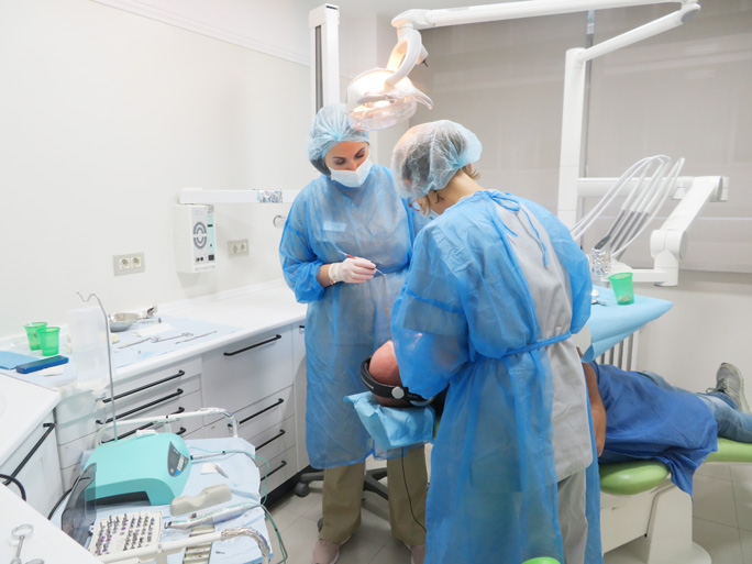 implantes clinica charo cuesta en bilbao